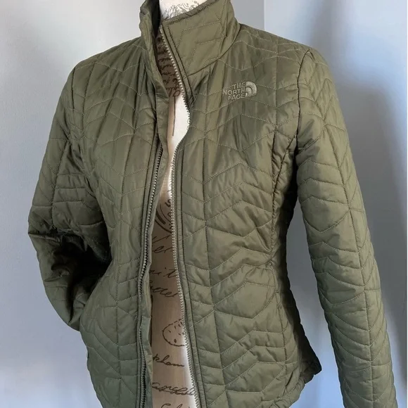 THE NORTH FACE WOMEN’S OLIVE GREEN ZIPPERED PUFFER OUTDOOR LIFESTYLE JACKET - Picture 1 of 16